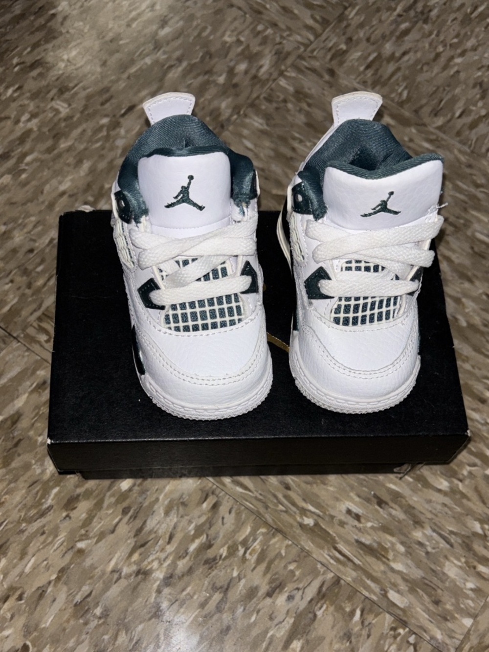 JORDAN 4 RETRO